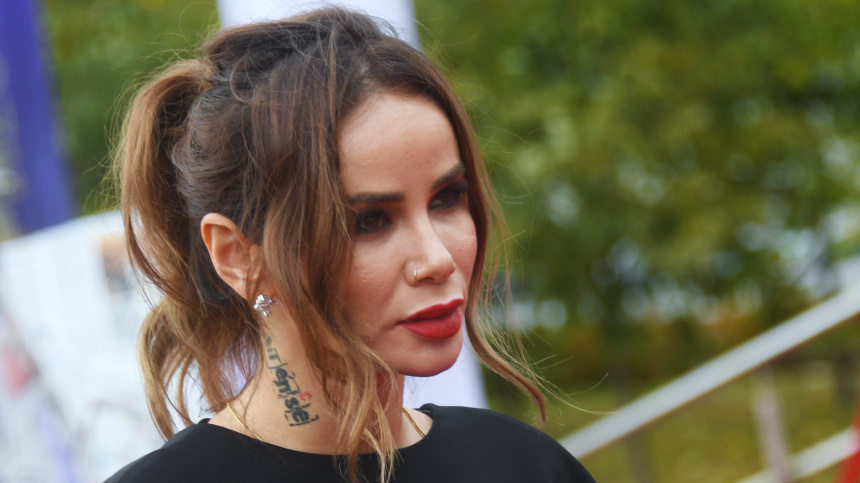    Фото: © РИА Новости/Кирилл Каллиников; Instagram*/aizalovesam; 5-tv.ru