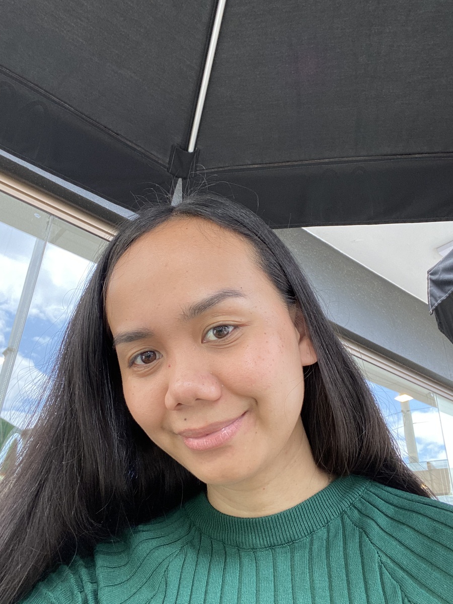 Фото Лили в McDonald's.