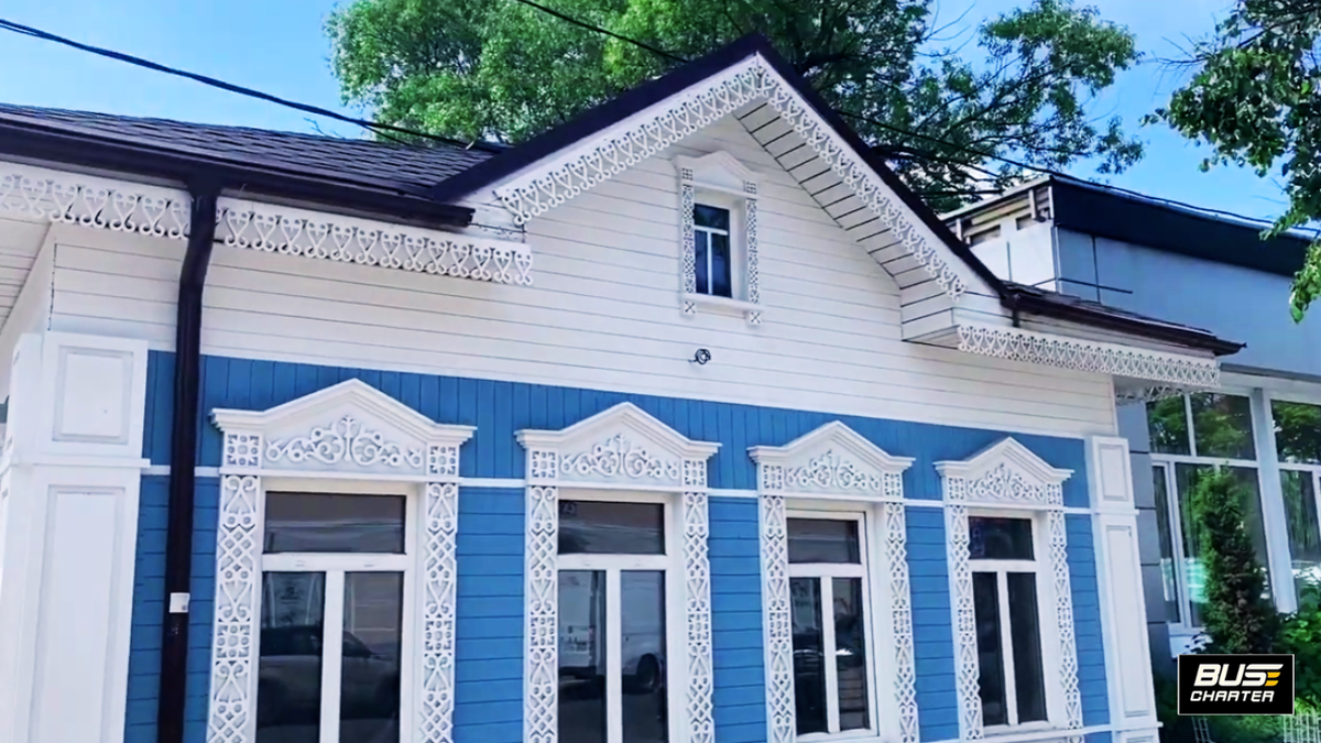 Аренда автобуса и микроавтобуса или минивэна с водителем в Москве посуточно 2025