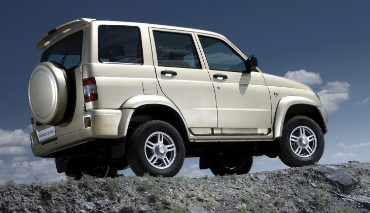 Летом 2010 года Ульяновский автозавод попытался расширить модельный ряд за счёт «бюджетной» версии «Спорт» — с укороченным кузовом, менее мощным мотором и упрощённым оснащением