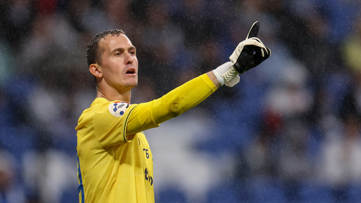    Вратарь «Динамо» Андрей Лунев.Дарья Исаева