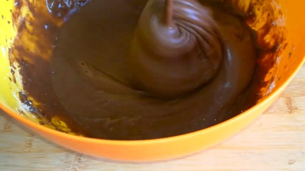 Шоколадный бисквит на сыворотке или кефире - Вкусно Просто Быстро
