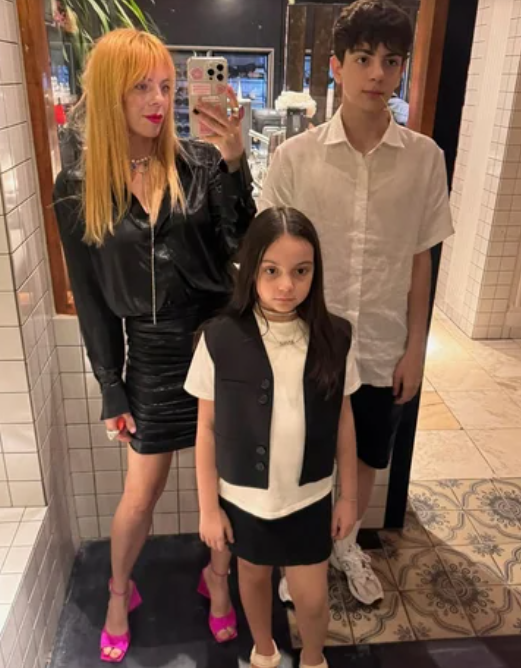 Стоцкая с детьми