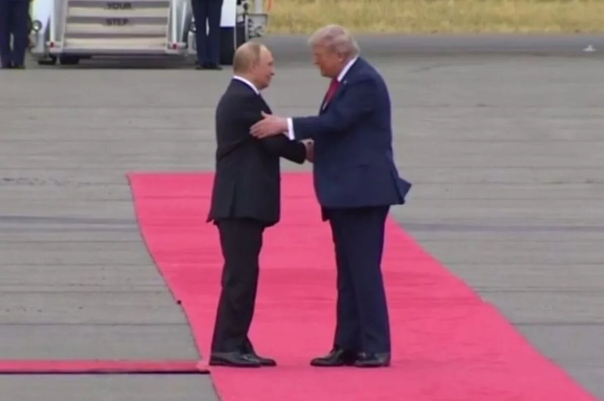    Трамп решил: генерал сказал, зачем пилоты США нарисовали звезду над Путиным