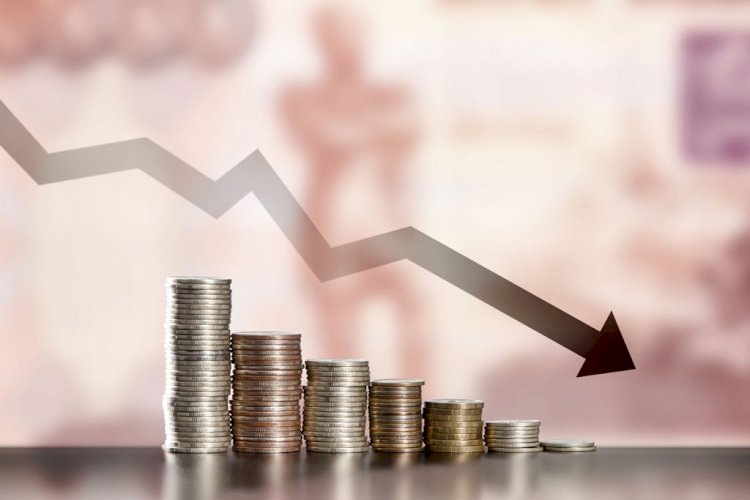 Россиянам начинают сокращать зарплаты, и это вызывает возмущение