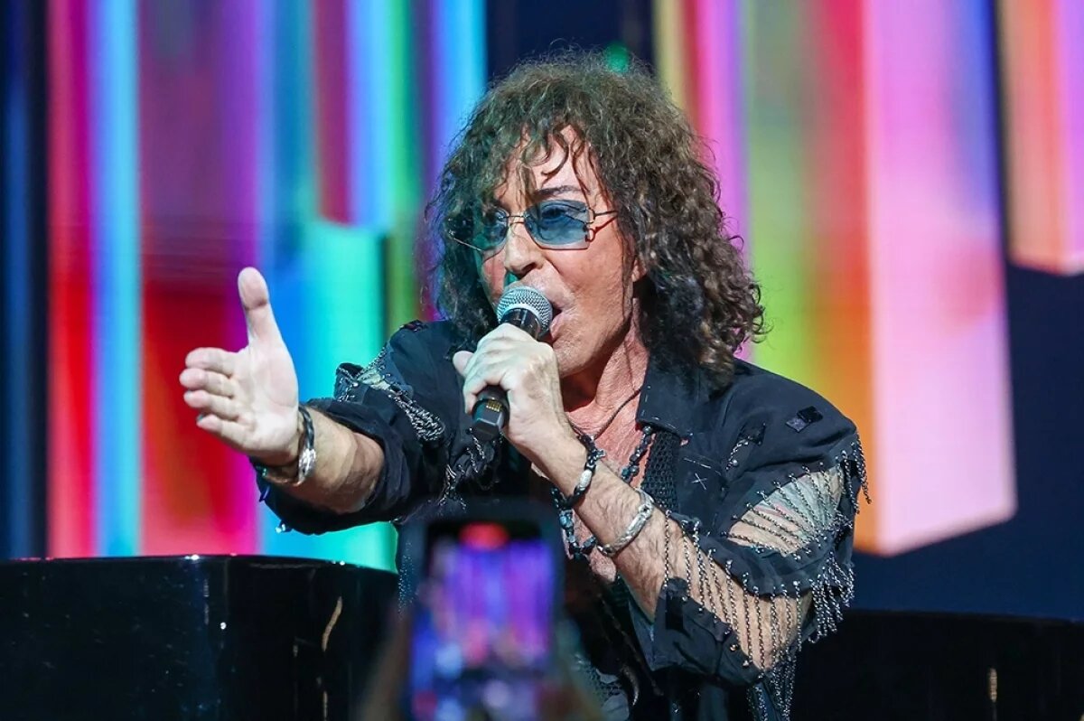    Валерий Леонтьев.