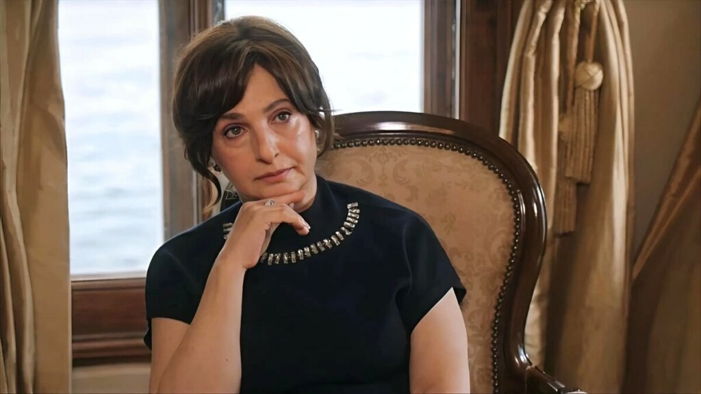 Кадр из сериала "Зимородок"