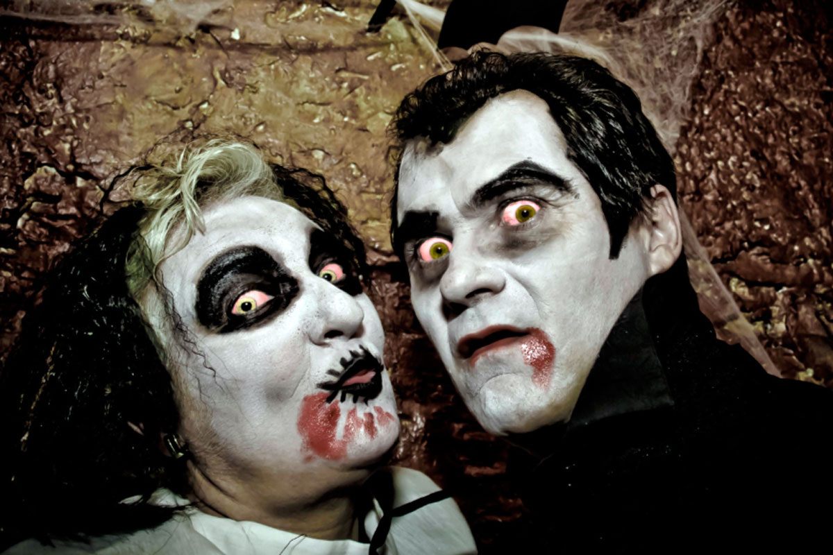 Это бегство от страха быть никем без чужого взгляда