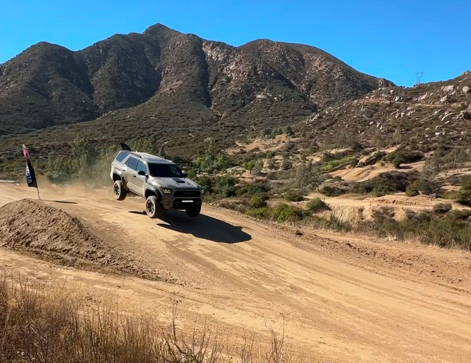 Отдалённые резервуары в ударных волнах обеспечивают управление теплом, предотвращая «ударное затухание». 