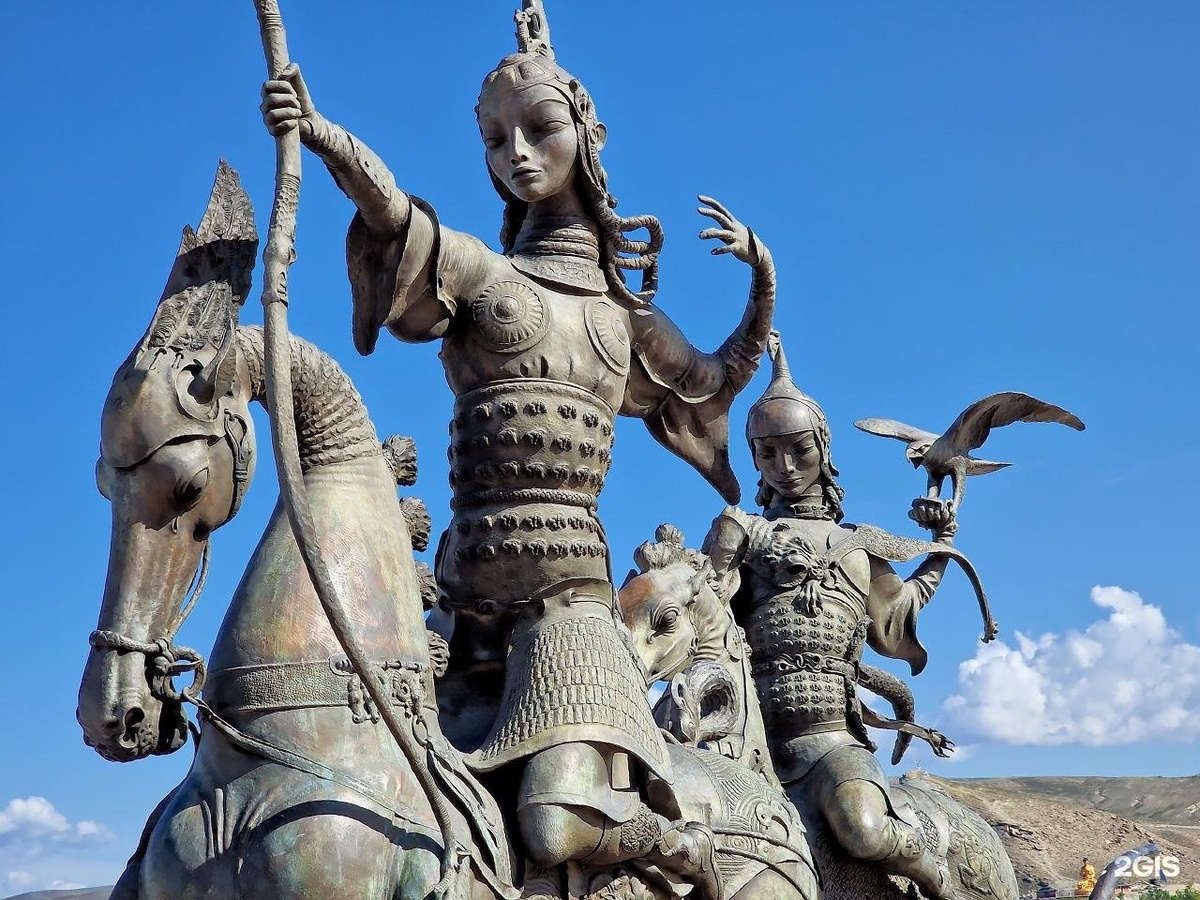 скульптура Даши Намдакова "Царская охота", фото из открытых источников сети интернет