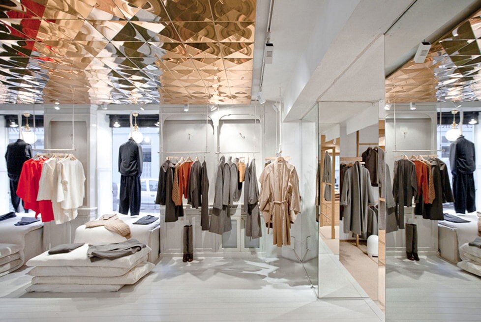 магазин одежды в Париже