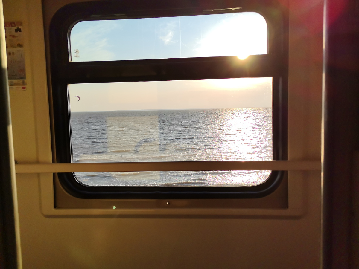 Так выглядит подъезд к городу из окна поезда 😍