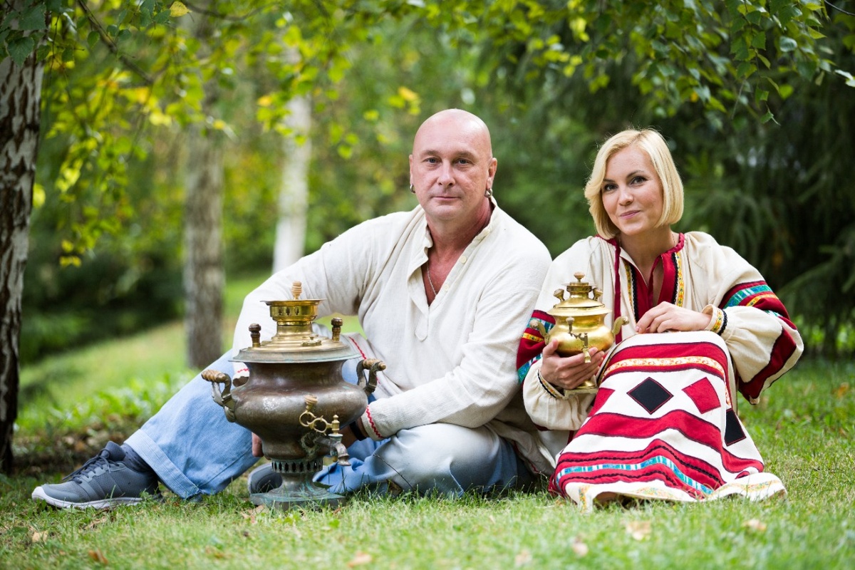    "Самовар" 18 августа: начали неделю с "большой театральной ватрушки"