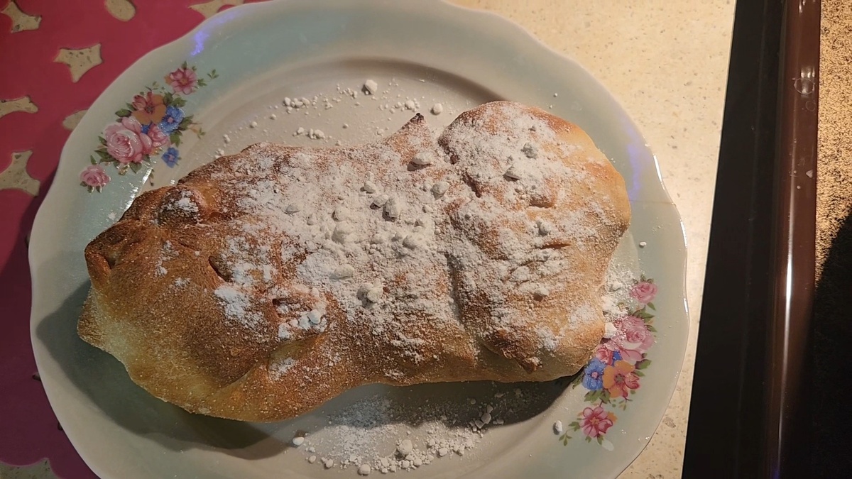 Готовый пицца-пирог