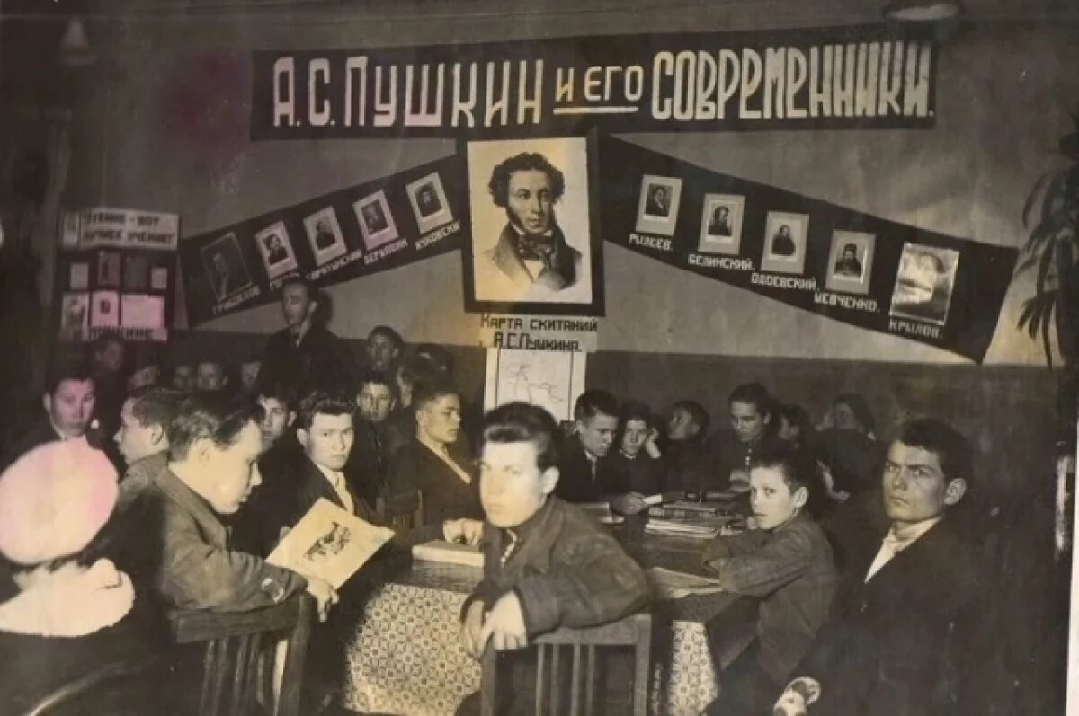    В обязанности книгонош входила не только доставка и выдача литературы, но и проведение бесед и громких читок среди раненых