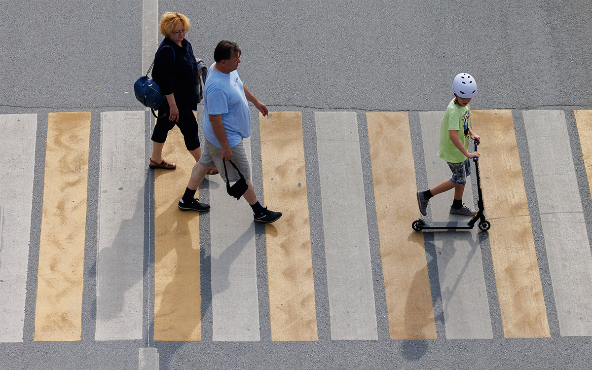 Sergey Elagin / Business Online / Global Look Press📷Пешеходный переход может быть обозначен чередующимися желтыми и былыми полосами