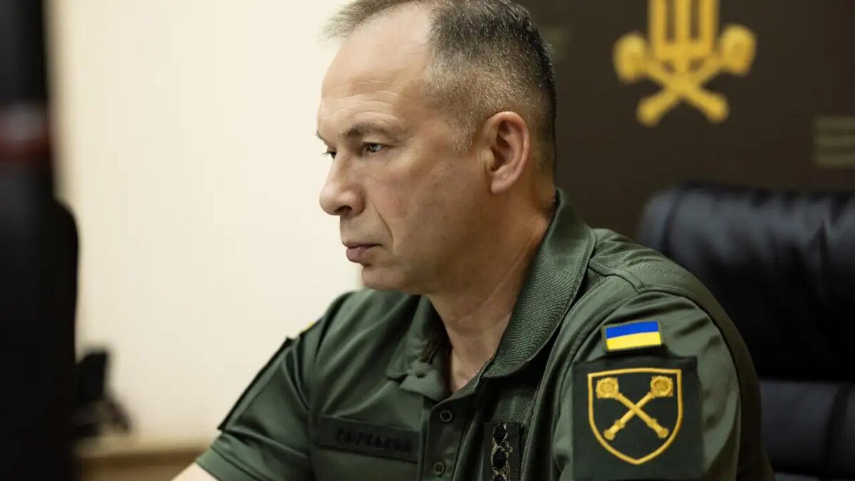    Командующий украинской армии Александр Сырский