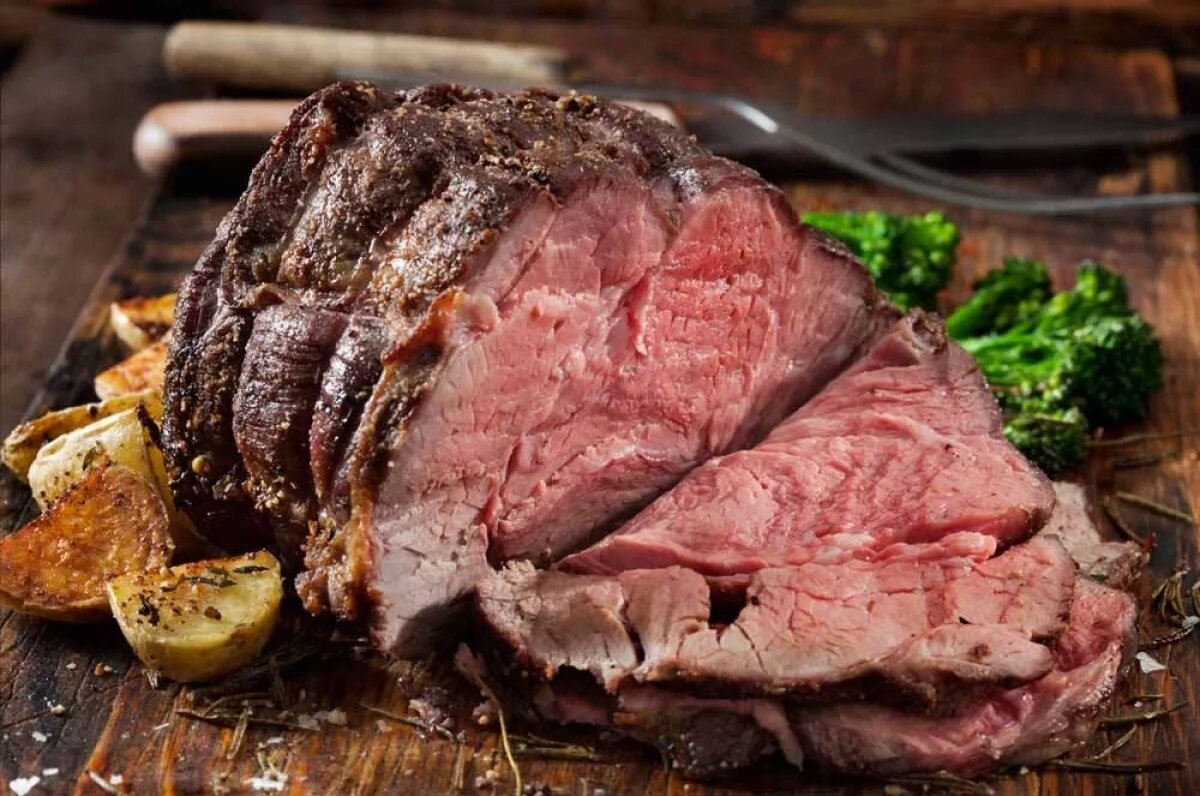    Мясо — незаменимый источник животного белка.