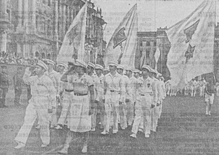 21 августа. Парад физкультурников Ленинграда./ФОТО Д. ТРАХТЕНБЕРГА