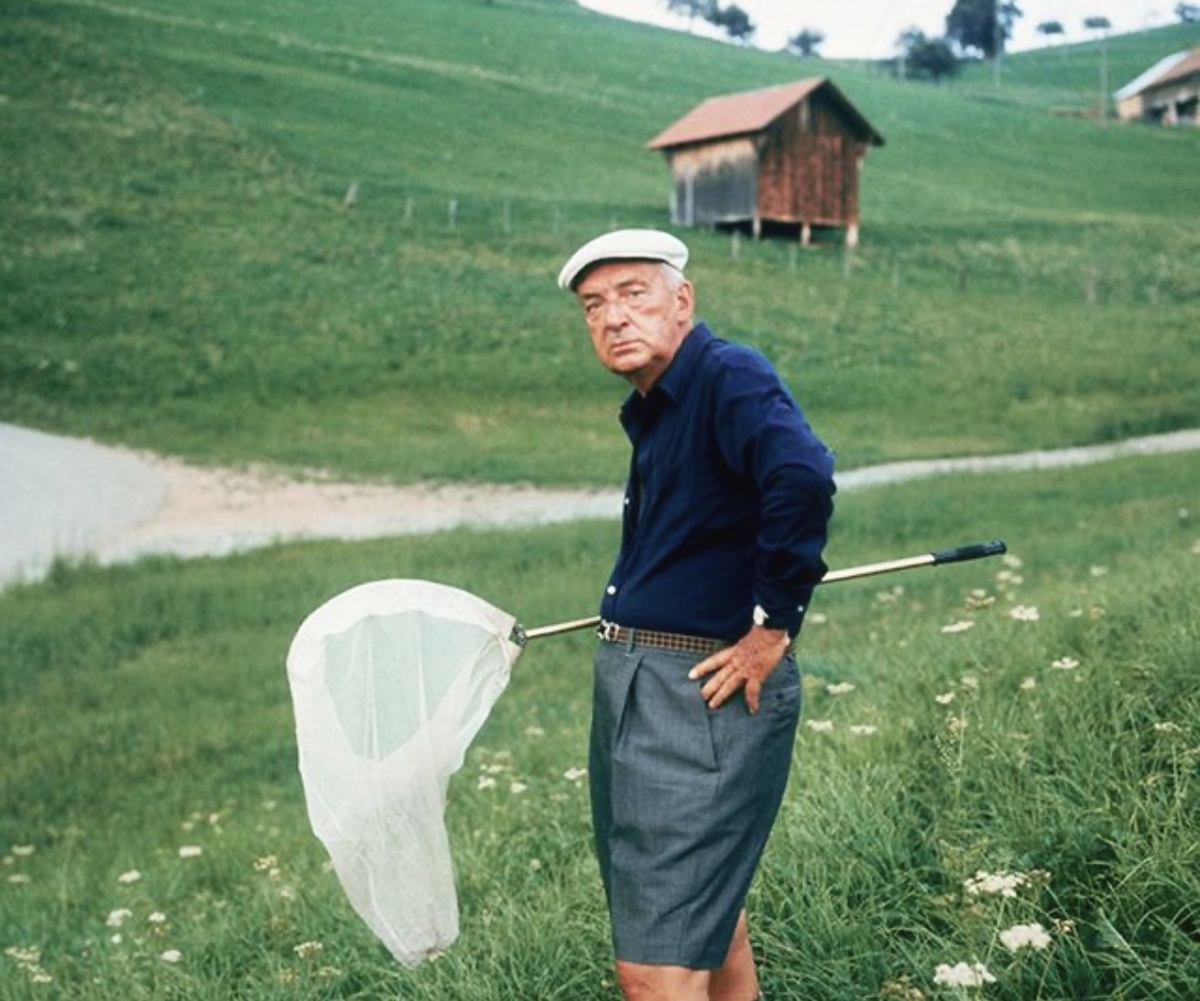 Набоков ловит бабочек