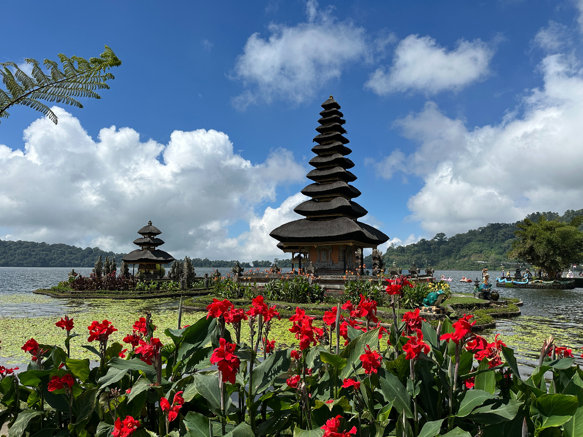 Храм Улун Дану