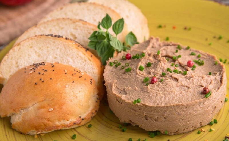 Лёгкий паштет из куриной грудки: ароматная классика и экономия без потери вкуса