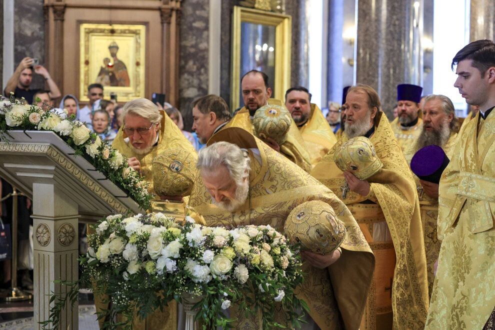    Мощи святителя Тихона привезли в Санкт-Петербург для поклонения верующих