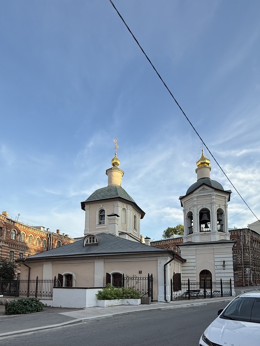 Фото автора канала. Храм Преподобного Сергия Радонежского в Крапивниках.