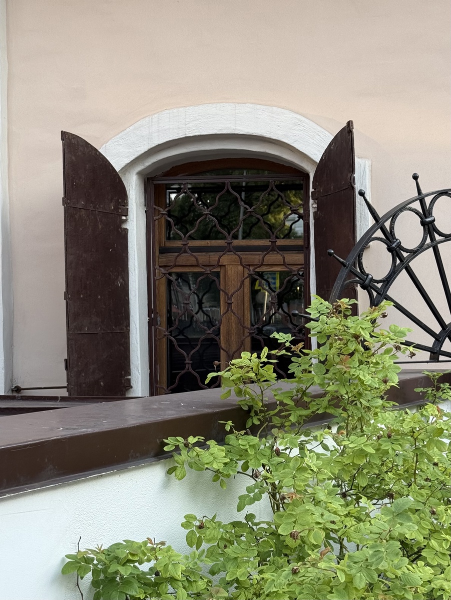 Фото автора канала. Храм Преподобного Сергия Радонежского в Крапивниках.