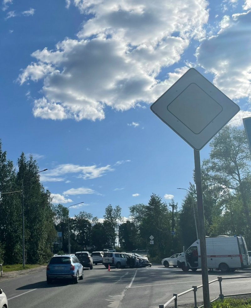   Два человека пострадали в жесткой аварии в ПетрозаводскеГАИ Петрозаводска