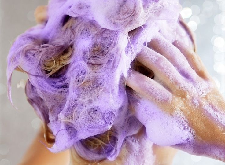 Что такое оттеночный шампунь и как выбрать идеальный для вашего цвета волос