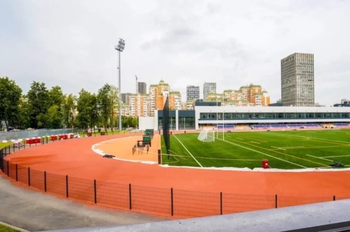    На востоке Москвы выполнено 90% работ по реконструкции стадиона «Металлург»