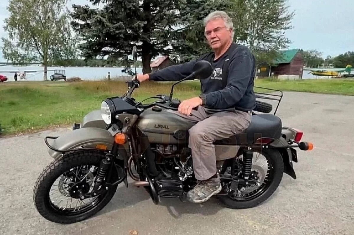    Владимир Путин подарил мотоциклисту с Аляски новый «Урал»