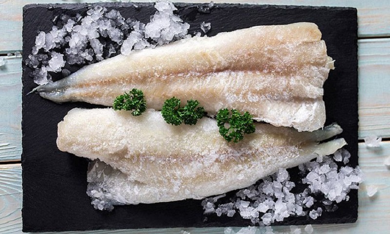 Сочный минтай, который покоряет вкусом: секрет, меняющий отношение к любой рыбе