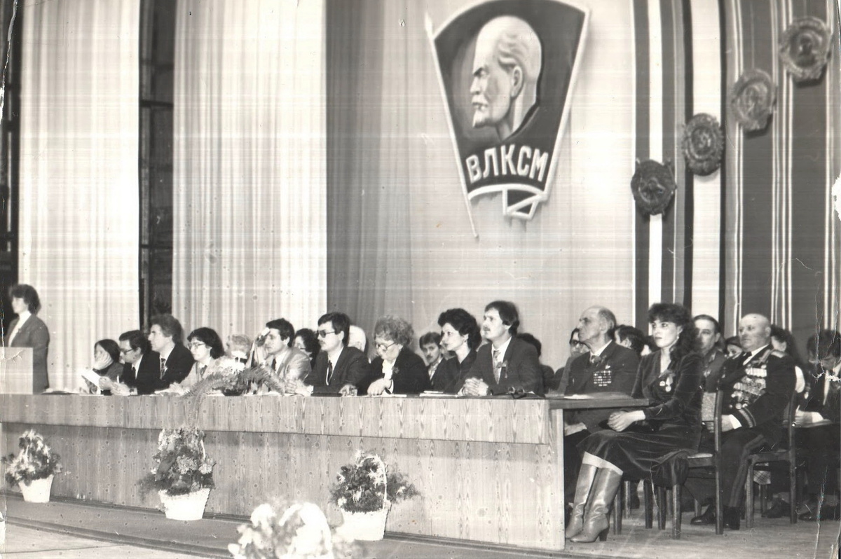 Мои предки были первыми комсомольцами Сибири и Дальнего Воостока.