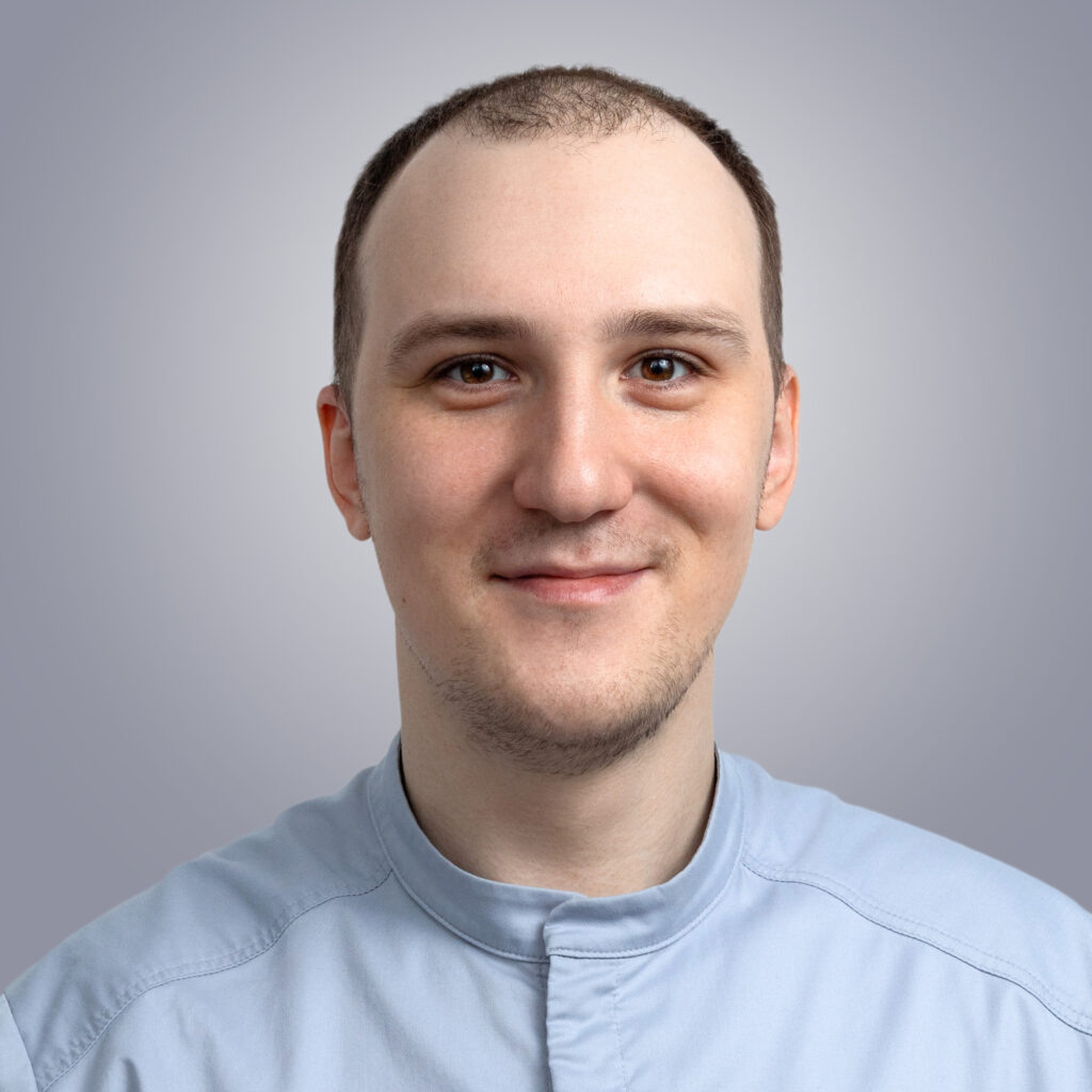 Заведующий хирургическим отделением клиники «Флоренция», врач-стоматолог, хирург, имплантолог Герасимов Александр Вадимович