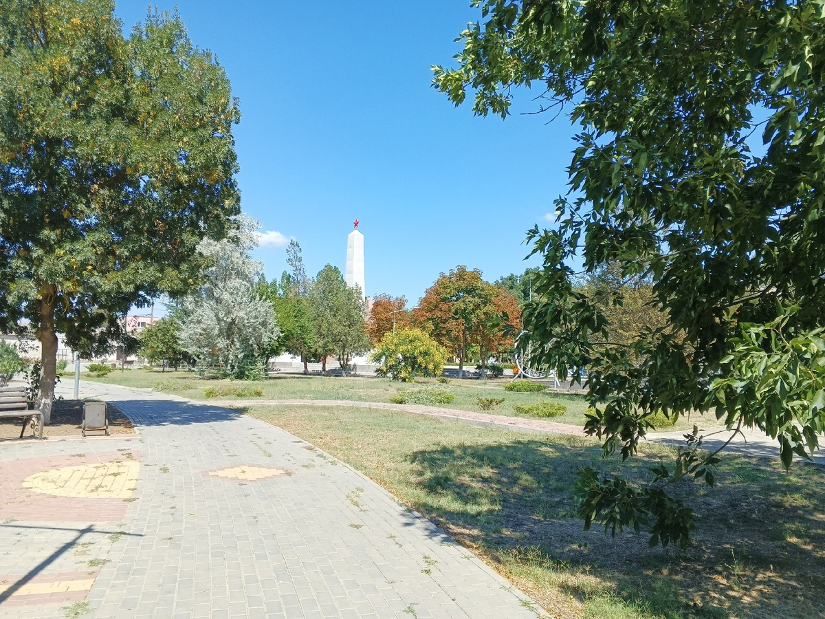 Через несколько лет парк нарастит зелёную массу и станет вообще ошеломительно красивым. Фото Галины Малышевой.