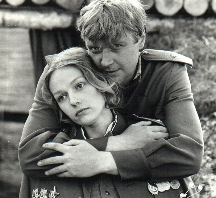 Кадр из фильма "Военно-полевой роман"