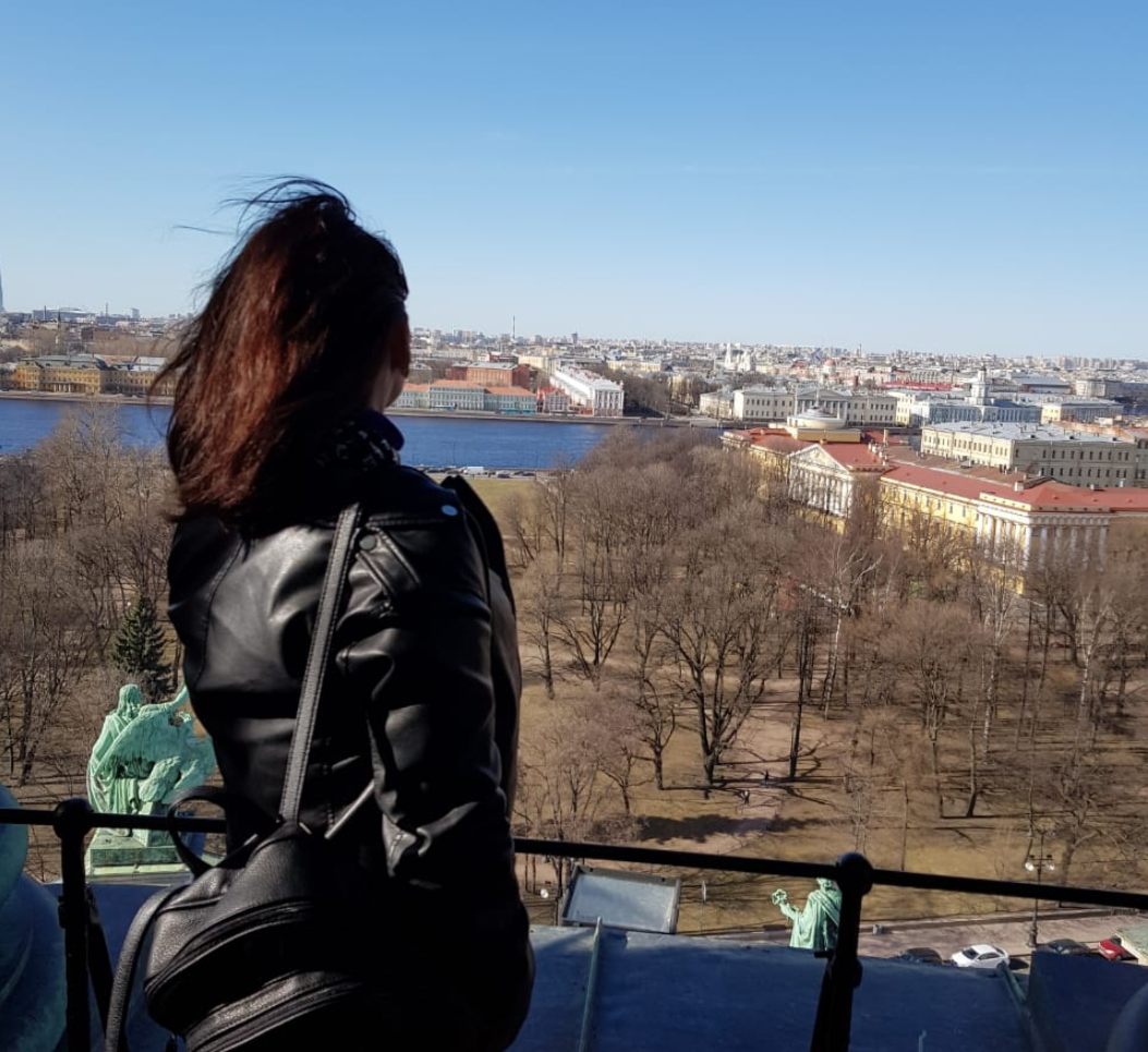 Апрель 2021г. Вид с высоты Колоннады Исаакиевского собора. С площадки высотой 43 метра открывает панорамный вид с обзором в 360 градусов. Можно увидеть Зимний, Невские просторы, Адмиралтейство, Мариинку, Асторию. 