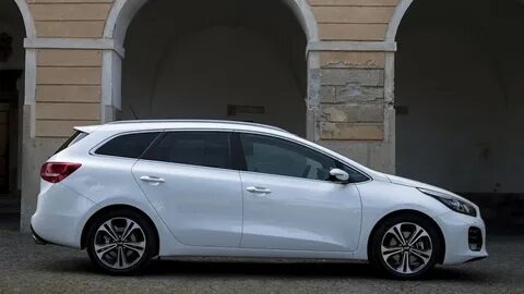 Смотри, как фары Ceed повторяют узор кружева!