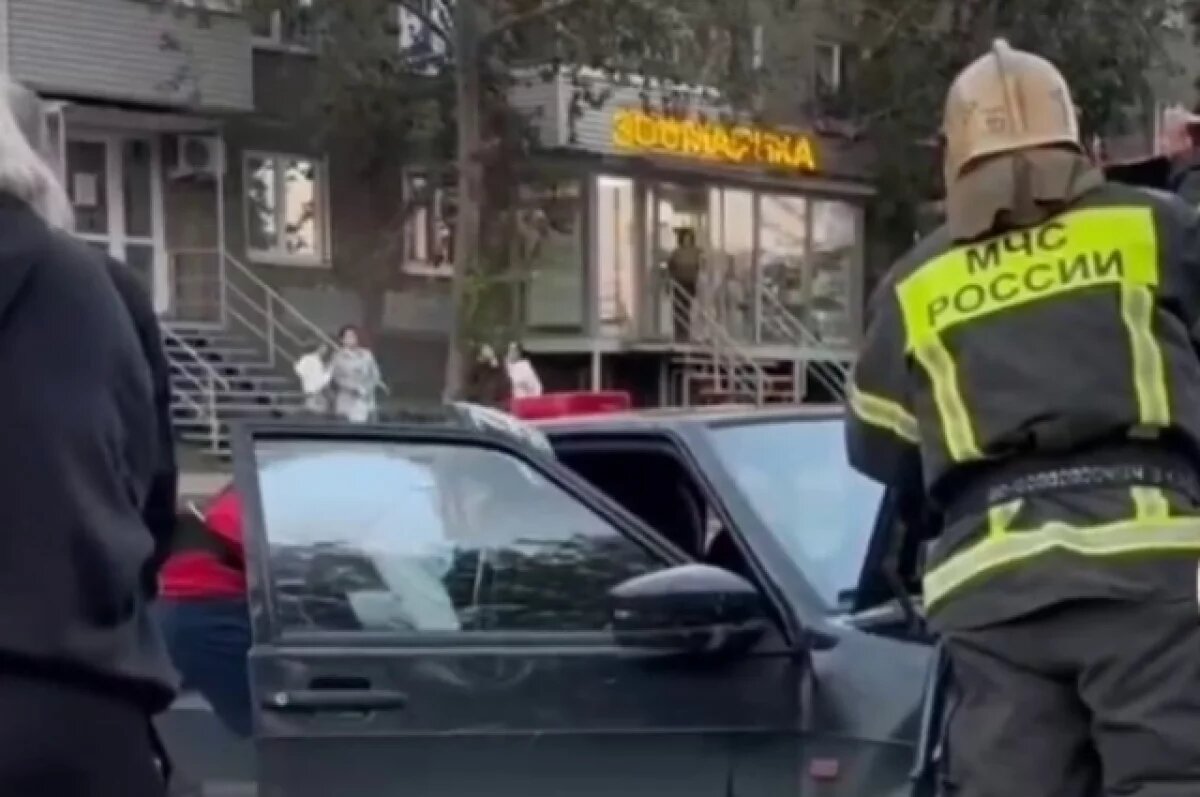    В Перми молодой водитель на авто протаранил дорожное ограждение