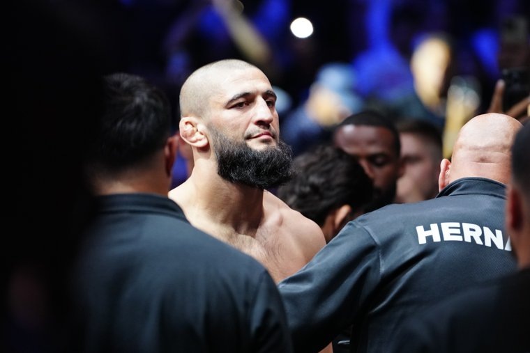    Хамзат Хизарович Чимаев — боец смешанных единоборств чеченского происхождения