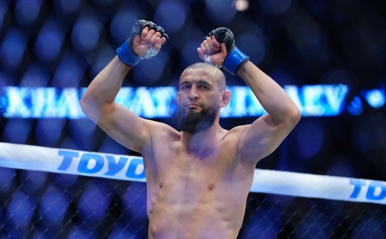     По состоянию на 18 августа 2025 года в активе у Чимаева 15 побед в профессиональной карьере, в том числе девять в UFC Louis Grasse\Zuma\TASS