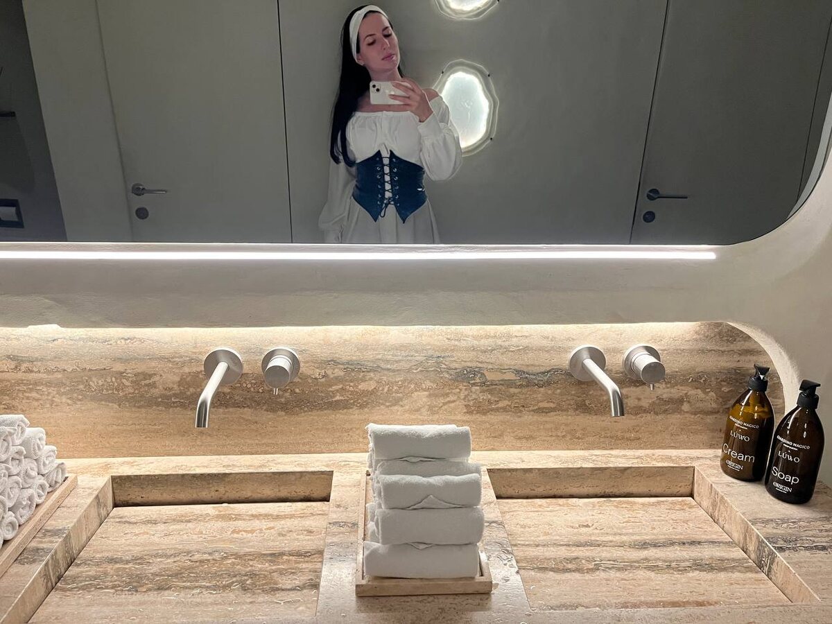 обязательное селфи в туалете