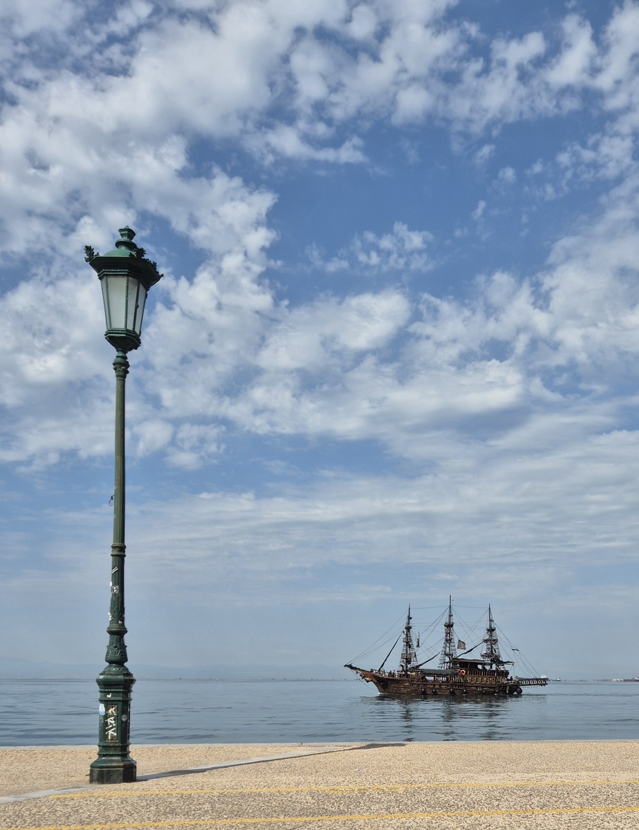 Фото прямо на открытку просится.