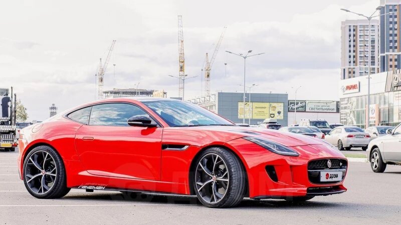     В Барнауле продают самую яркую машину, которую вы могли видеть. Drom.ru.