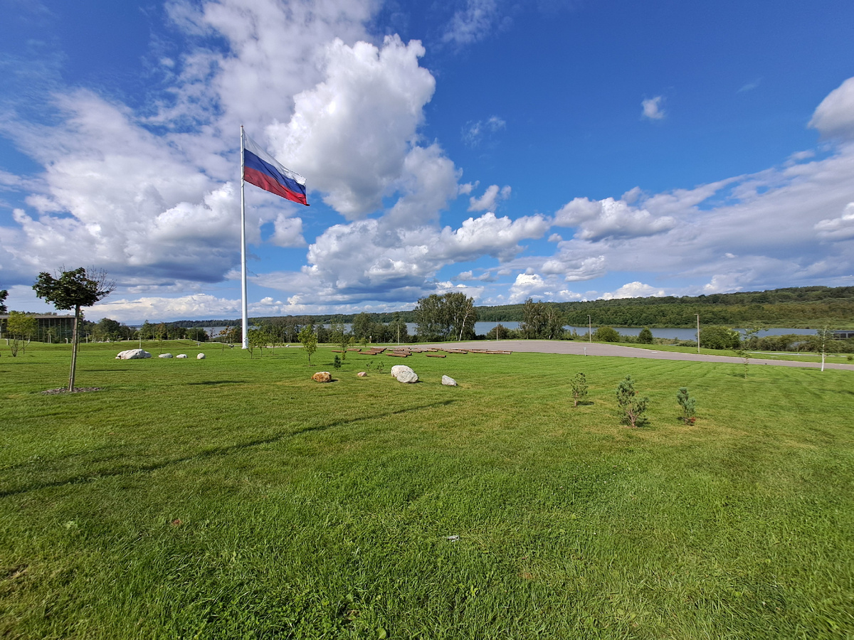 Флаг Российской Федерации в Мастерской управления «Сенеж»