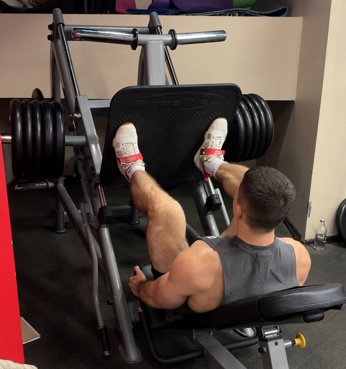 Жим ногами 240кг