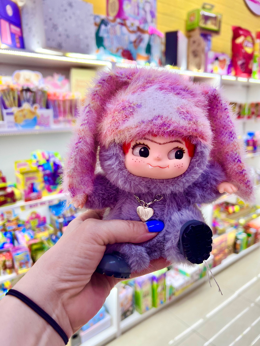 Дети часто приносят мне своих монстриков, чтобы я сфотографировала и показала в соц.сетях.