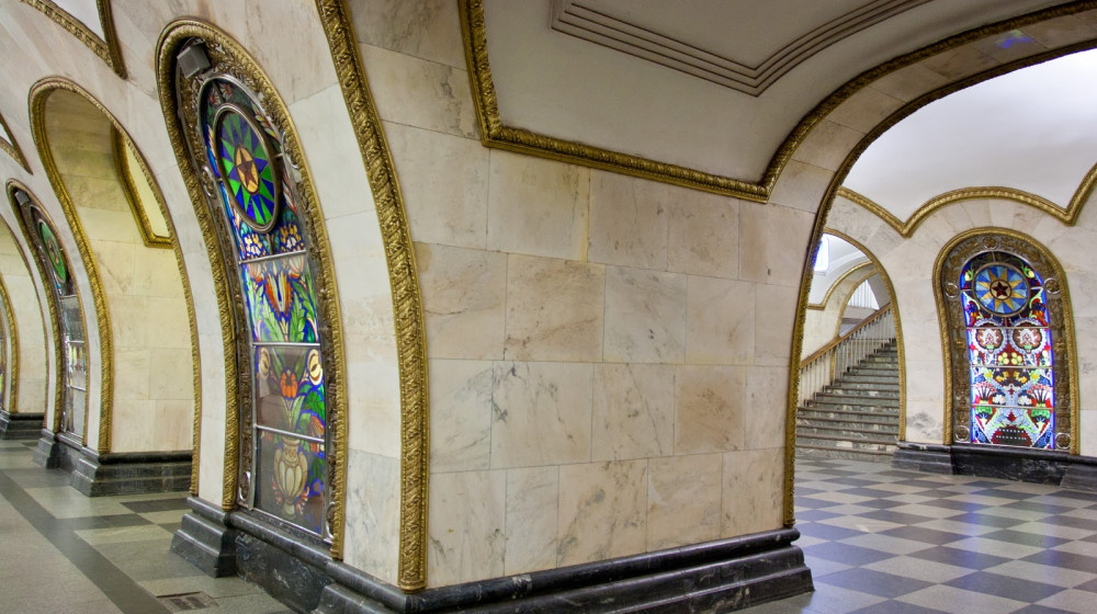    Подземные дворцы Москвы